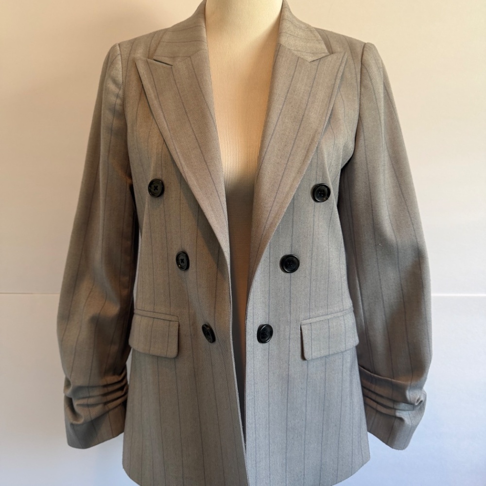 Halogen charcoal gray/black pinstripe blazer with ruched sleeves size Small